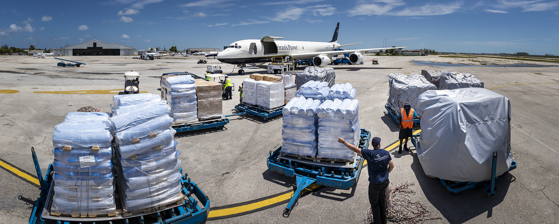 Samaritan's Purse DC-8 Providing Rapid Haiti Relief | Aviation International  News