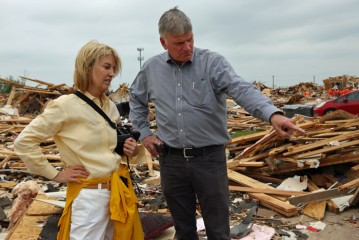 Franklin-Graham-Greta-Van-Susteren-Oklahoma-City-tornado-Samaritan's-Purse