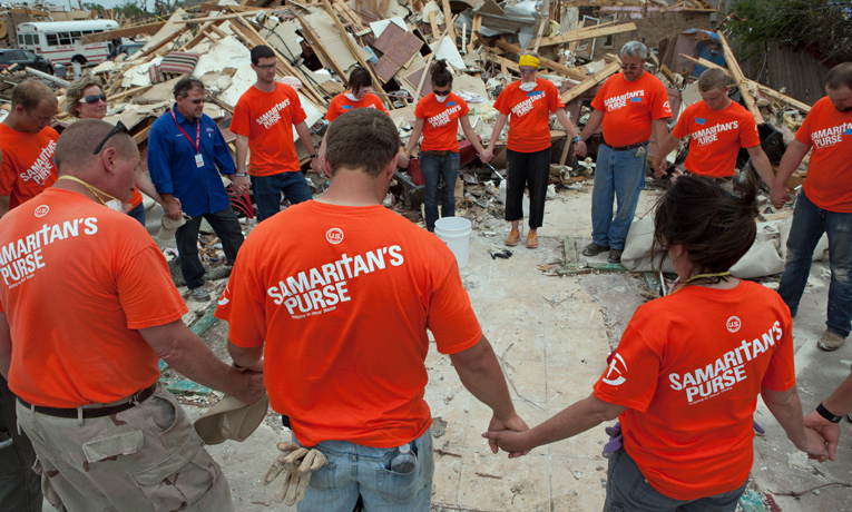 Samaritan's Purse volunteers help those affected by flooding