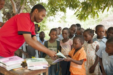 Mozambique-orphans-program-1315MZ-J071
