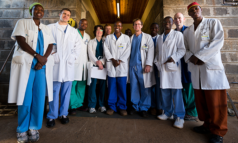 Samaritan's Purse Airlifts Field Hospital to Ecuador