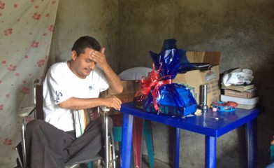 Pastor Leonel Pineda was overwhelmed that the team brought the materials to his home.