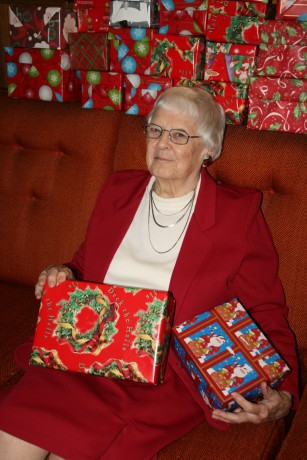 Shirley MacLachlan coordinates the packing of several hundred shoeboxes from her Connecticut home. 