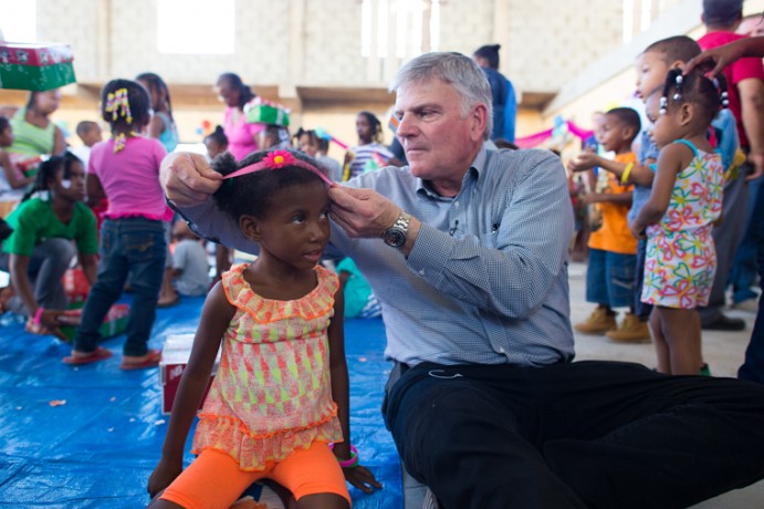 Operation Christmas Child shoebox distribution in Belize 2015