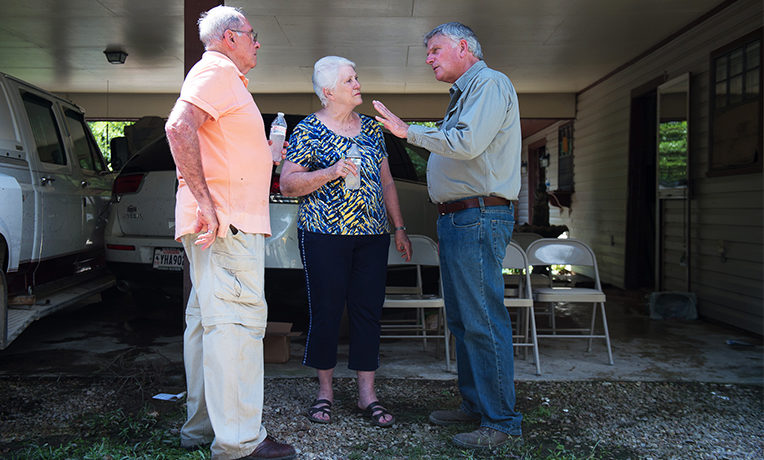 Franklin Graham Encourages Homeowners in Louisiana