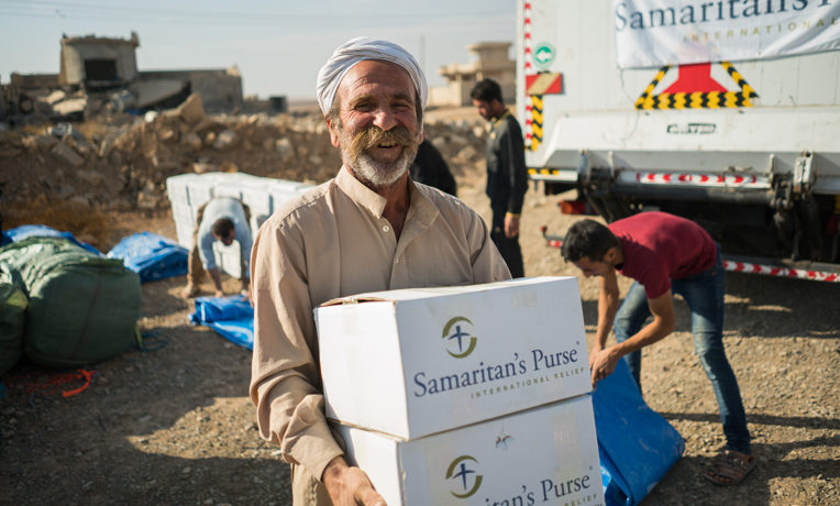 Families displaced by ISIS receive much needed supplies.