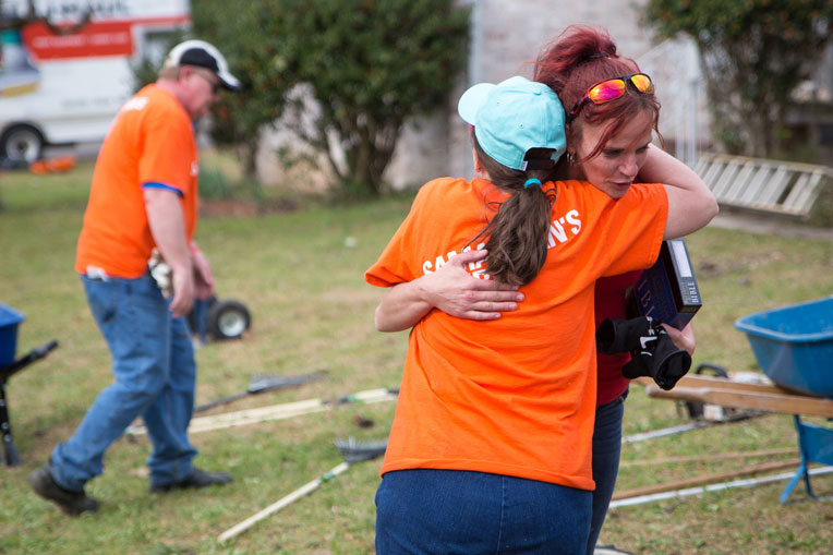 Samaritan's Purse volunteers in Alabama 