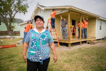 Homeowner Cindy Brookes says she "just can't believe so many students would give up their spring break to help the people of Texas."