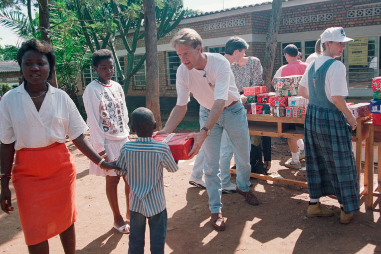In 1994, Pastor Skip Heitzig from Calvary in Albuquerque, New Mexico, and his wife Lenya led the team that brought shoebox gifts to children orphaned by the Rwandan genocide.