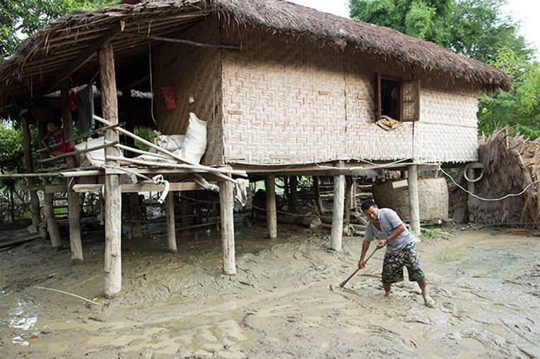 Helping Church Partners Distribute Flood Relief in Myanmar