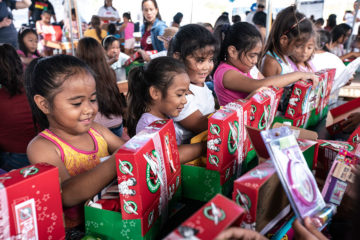 Cerca de 12 000 niños en Saipán han recibido una caja de regalos en las últimas semanas. 