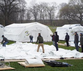 Setting up the Emergency Field Hospital in New York