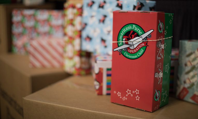 Samaritan's Purse Gift Box | Hobby Lobby | 1529718 | Samaritan's purse,  Operation christmas child boxes, Operation christmas child shoebox