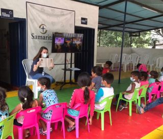 Bethany Jobe teaches Bible stories to migrant children in Colombia.
