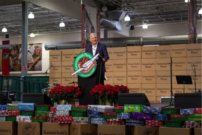 Franklin Graham thanks Operation Christmas Child volunteers at our Charlotte Processing Center.