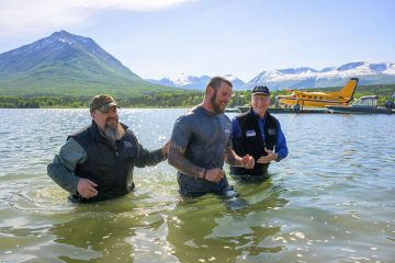 Sean Karpf se bautizó en el lago Clark por nuestros capellanes. 