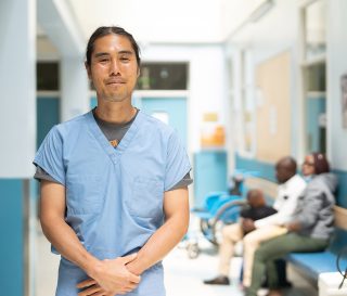 El viaje de corto plazo como voluntario del doctor Louis Yu con World Medical Mission en el hospital AIC Kijabe abrió sus ojos a las vastas necesidades alrededor del mundo.