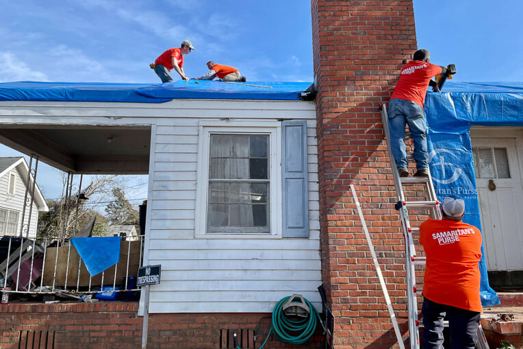 Our teams cover roofs in Selma, Alabama.