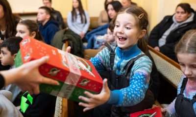 Daryna está entre los cientos de niños que recibieron cajas de regalo de Operation Christmas Child este año en Ucrania.