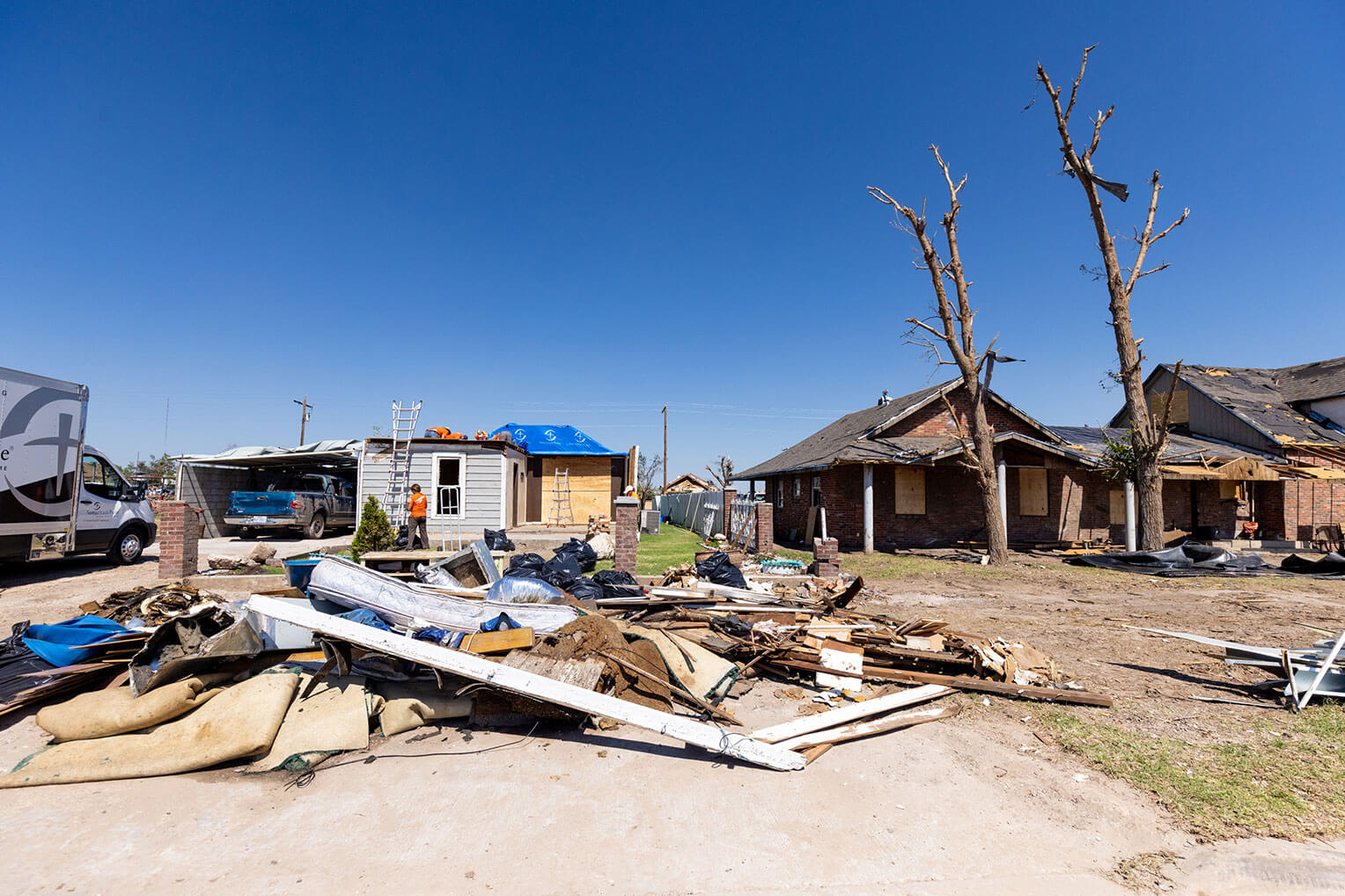 La familia Ramírez es una de las muchas familias que se están recuperando después de los tornados en Texas. 