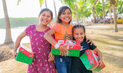 Niñas de Acapulco y de la región circundante del estado de Guerrero recibieron cajas especiales de regalos durante los eventos de evangelismo de Operation Christmas Child.