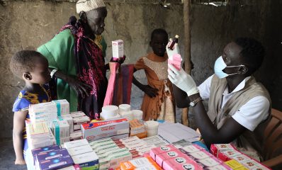 Las unidades médicas móviles proveen cuidado sanitario de calidad a las aldeas remotas en Sudán del Sur donde no hay atención médica disponible.