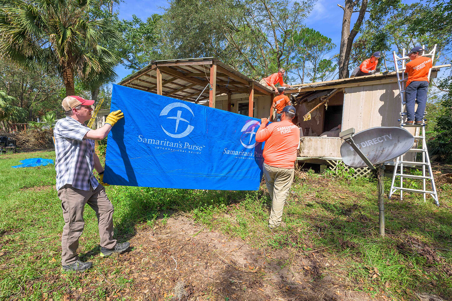 Los equipos de voluntarios de Samaritan’s Purse repararon numerosos techos después que el huracán Idalia causó grandes daños en Florida el año pasado.