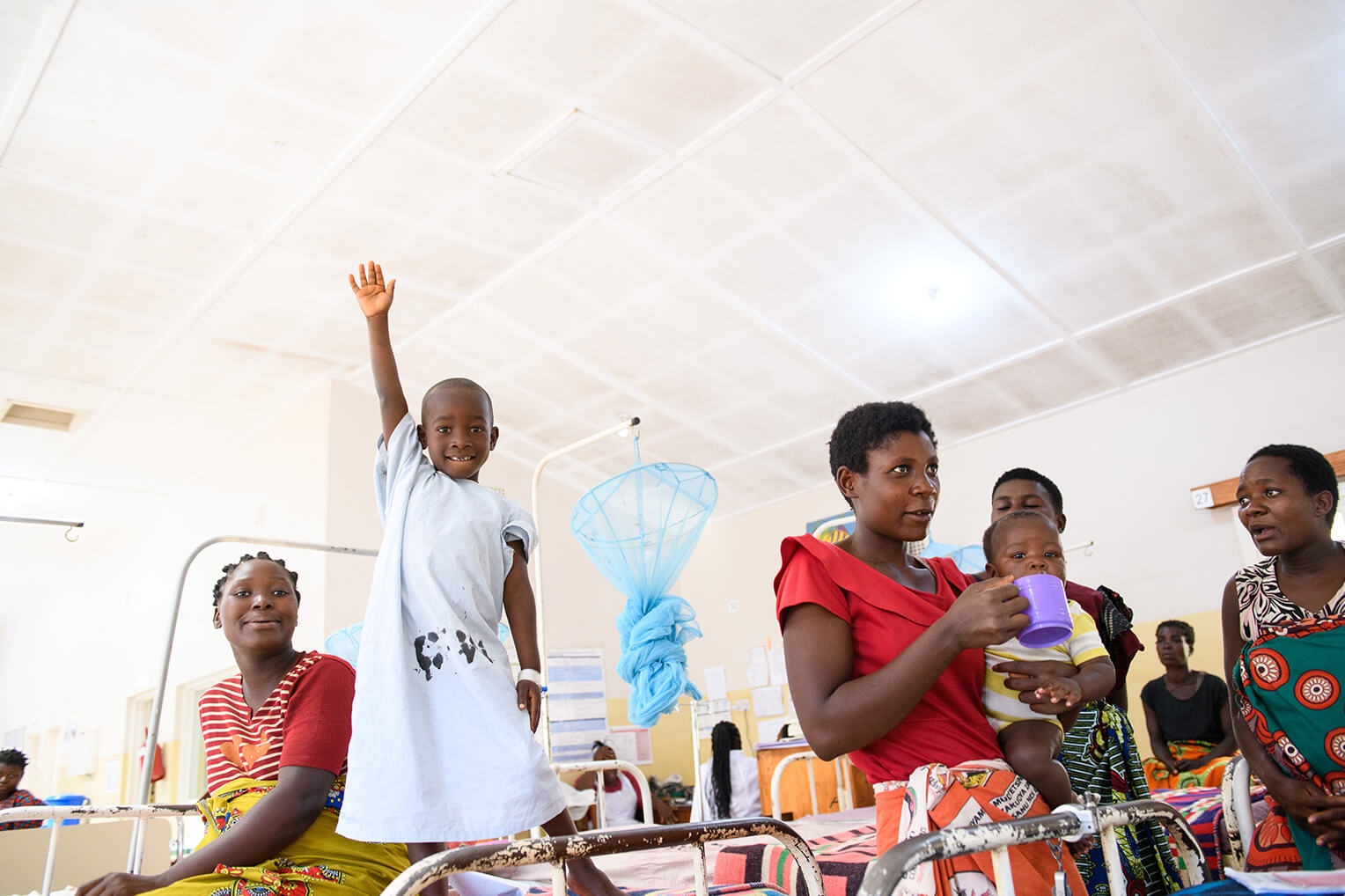 El futuro de Gift es brillante y lleno de posibilidades con su pie ahora corregido por los cirujanos en el hospital Nkhoma.