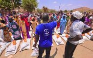 Samaritan's Purse is delivering food to thousands of hungry people in Sudan.