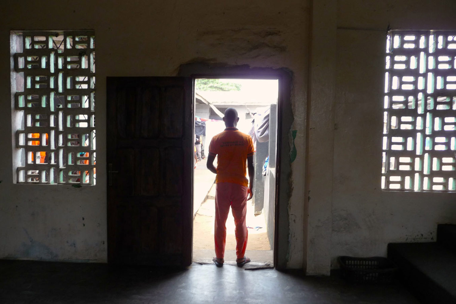 Emmanuel was locked up 10 years ago but is learning to walk with Jesus Christ, and lead others to Him, behind bars.