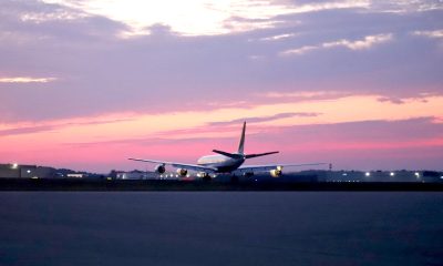 Un segundo vuelo del DC-8 partió de nuestro hangar en Greensboro, Carolina del Norte, rumbo a la isla de Carricou en las primeras horas del Día de la Independencia.