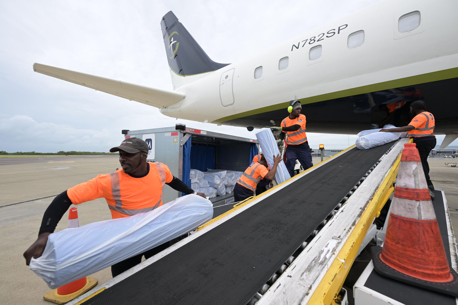 Un tercer vuelo aterrizó en Jamaica con material de desastres y otra ayuda el 6 de julio.