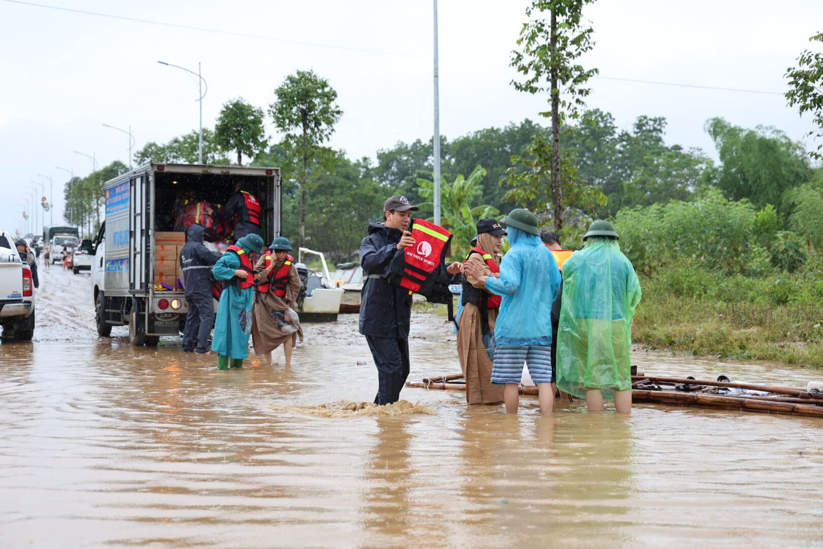 Ora por las personas en Vietnam que se están recuperando después este tifón.