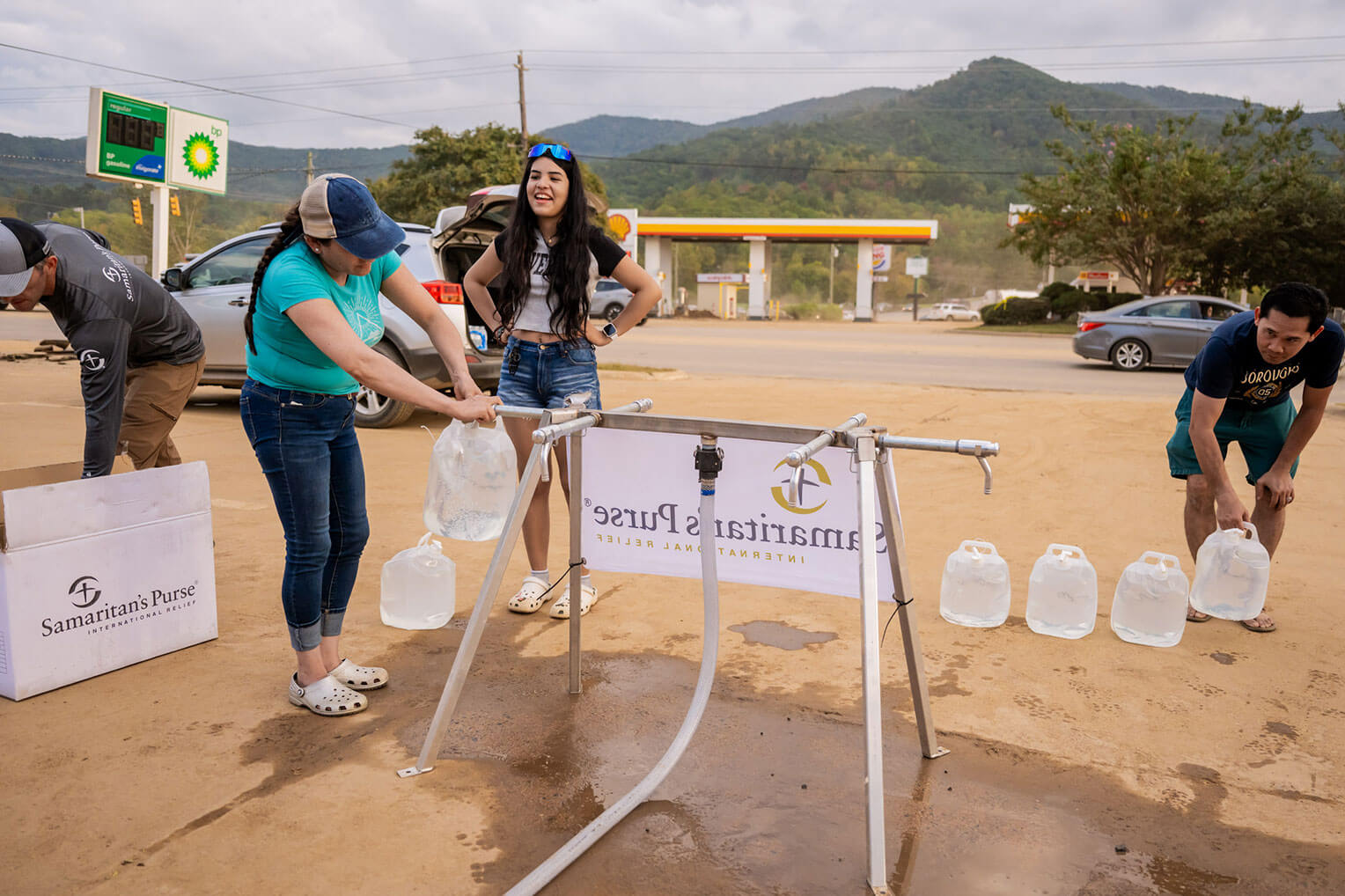 Samaritan's Purse ayuda a satisfacer las necesidades de agua y saneamiento de la gente del condado de Buncombe, incluyendo Swannanoa.