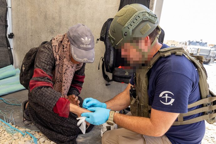 Samaritan's Purse staff member mends hand in Gaza
