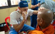 El equipo quirúrgico de Samaritan's Purse completó recientemente cientos de procedimientos en Camboya occidental.
