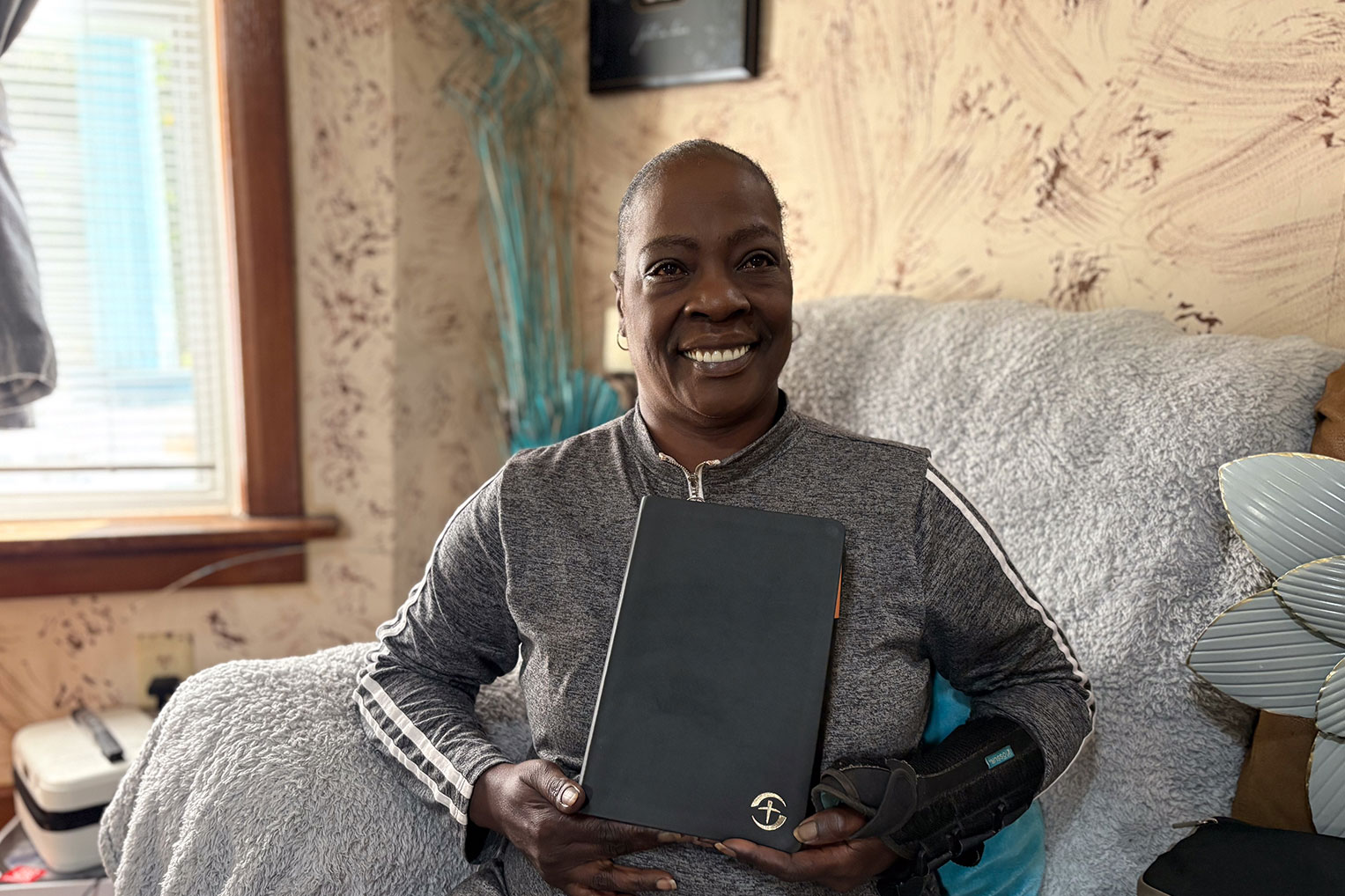 Despite experiencing devastating loss, Aretha Robertson’s faith was greatly encouraged by Billy Graham Evangelistic Association chaplains and Samaritan’s Purse volunteers.