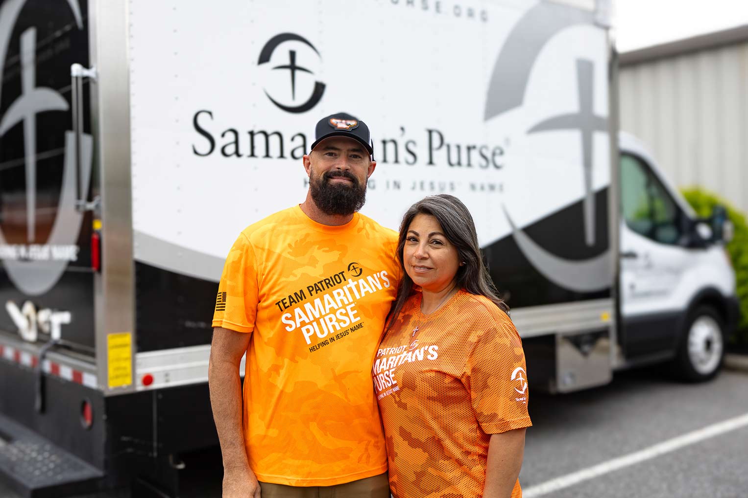 WI.Flood-15 Scott y Melissa Riddle, exalumnos de Operation Heal Our Patriots 2021, sirvieron en Milwaukee con el Team Patriot.