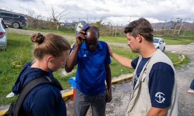 Samaritan’s Purse is serving in Jamaica providing shelter materials, water filtration, and hundreds of Bibles in hurting communities.
