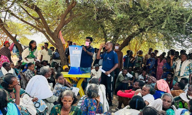 Mientras la sequía se acentuaba en Yakir Kebele, en la región de Tigray, Etiopía, las familias se enteraron de la llegada de Samaritan's Purse.
