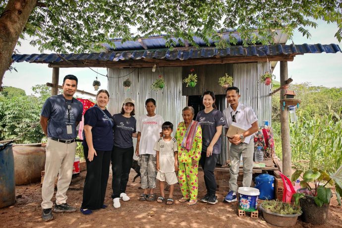 Samaritan's Purse staff with Moula's family