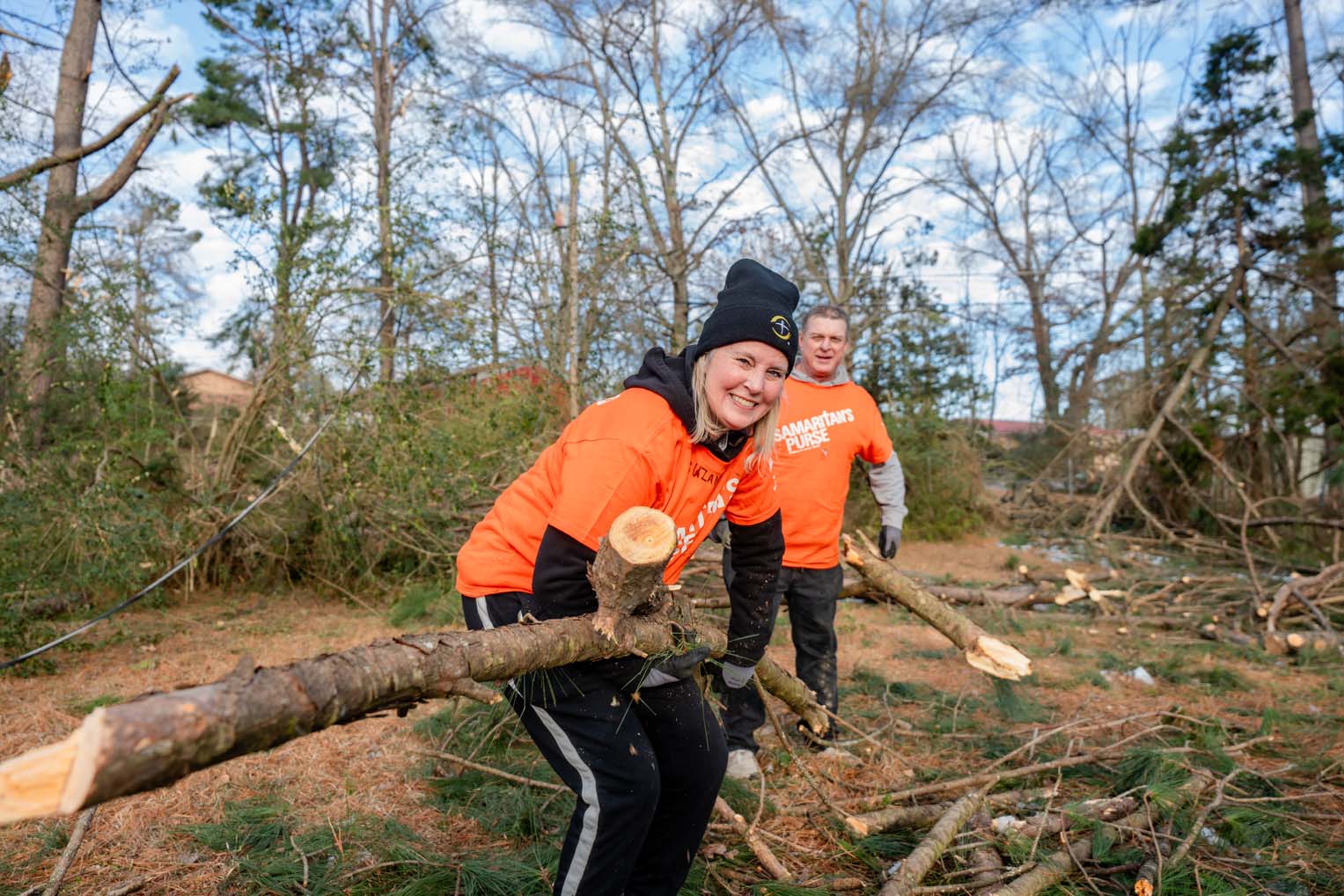 Hundreds of volunteers have joined the clean-up efforts in Mississippi, Tennessee, and Louisiana.