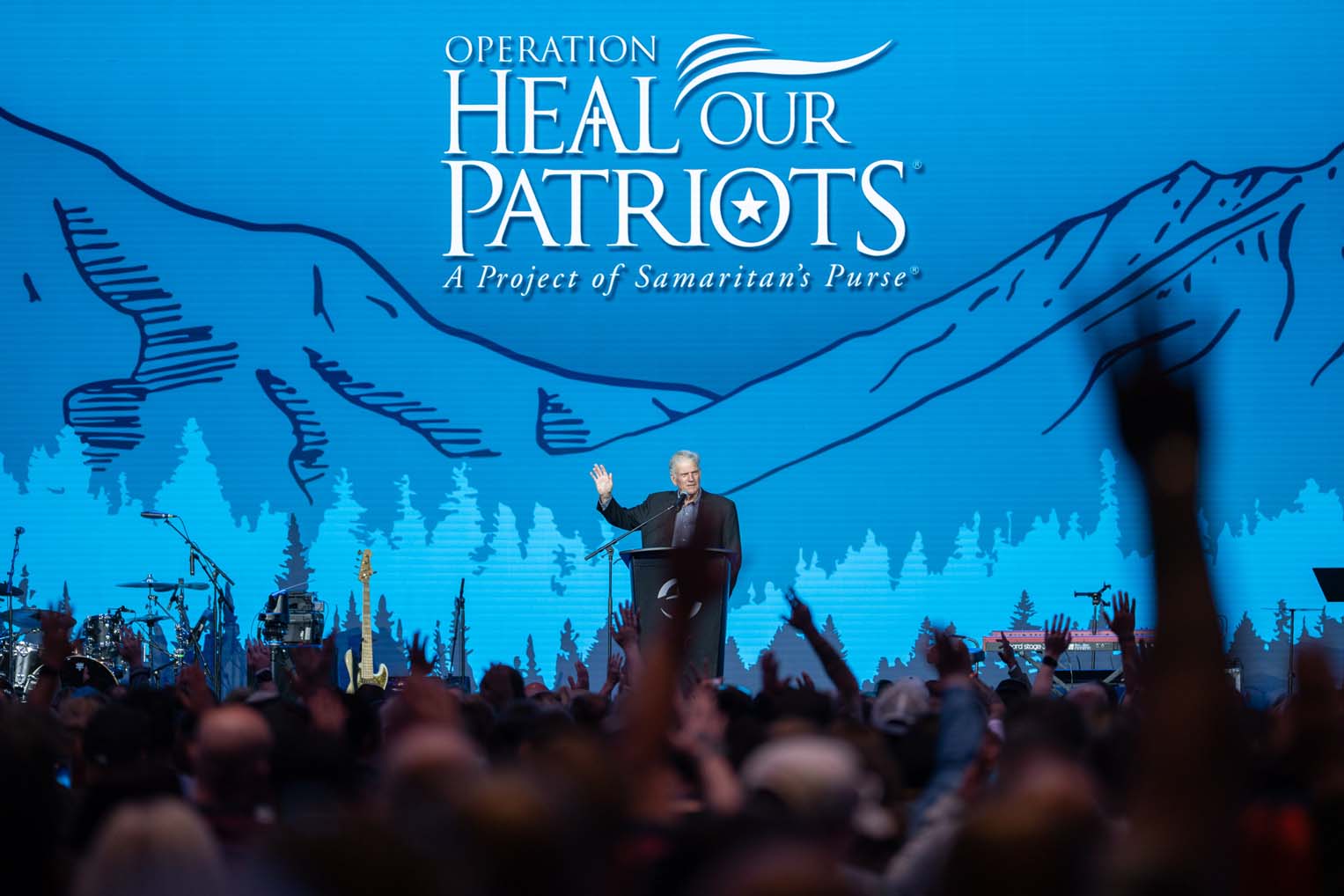Samaritan's Purse President Franklin Graham encouraged attendees to seek after God and salvation in Jesus Christ.