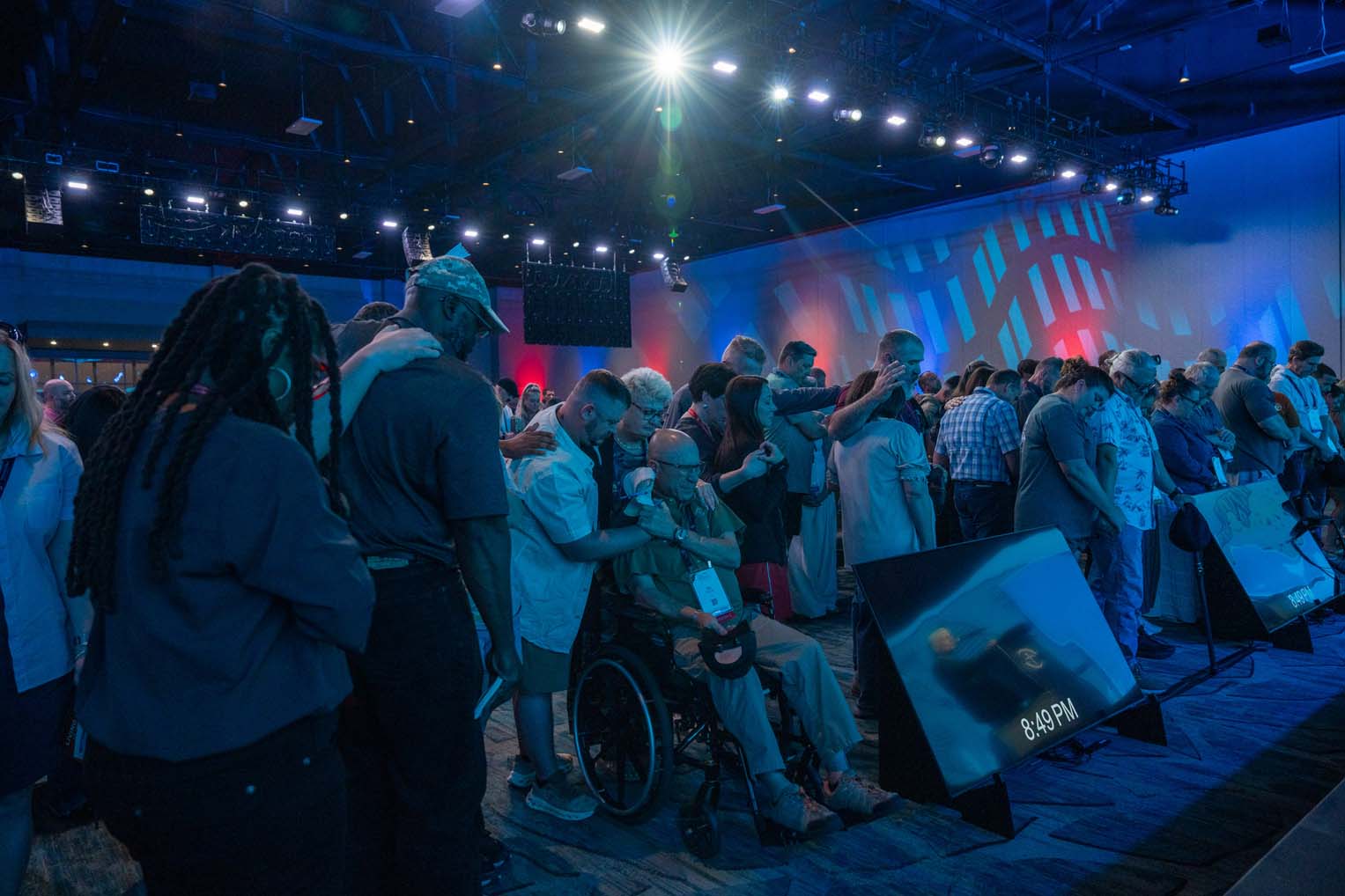 Franklin Graham invited couples to put their faith in the Lord. Many responded.