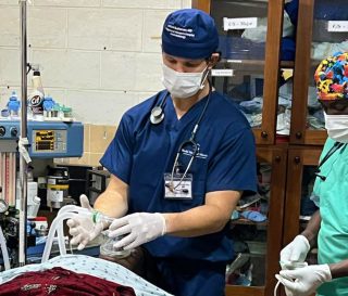 El Dr. Will Buchanan, recientemente incorporado al Hospital Baptiste Biblique de Togo a través del programa de post residencia de World Medical Mission, llegó a las misiones por casualidad, pero ahora no lo cambiaría por nada.