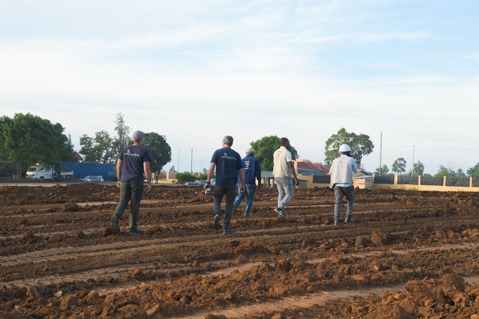 Hemos iniciado las obras para la construcción de un centro de tratamiento del ébola en Bunia. Se establecerá otro centro de tratamiento en nuestro hospital asociado en Nyankunde.
