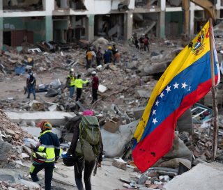 Mientras seguimos atendiendo a los heridos y brindando ayuda a las familias afectadas, los sobrevivientes comparten sus historias sobre los terremotos y los difíciles días que les siguieron.