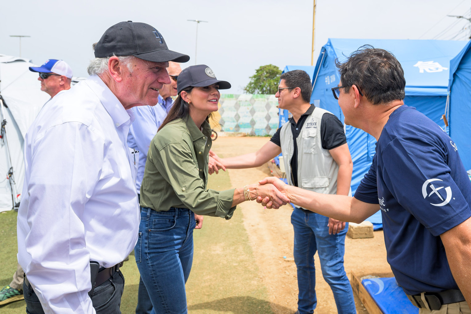 Pastor César Mermejo, president of the Venezuelan Evangelistic Society, greets Graham and Cissie Graham Lynch and expresses gratitude for the work since the earthquake. "In the name of the country and people of Venezuela, thank you very much for the work that Samaritan's Purse is doing in our country."